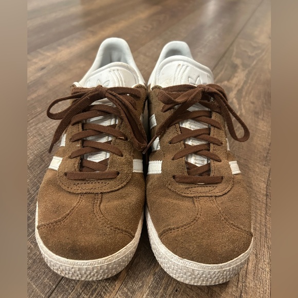 Adidas Big Kid Size 6 Gazelle Sneakers - Picture 2 of 6